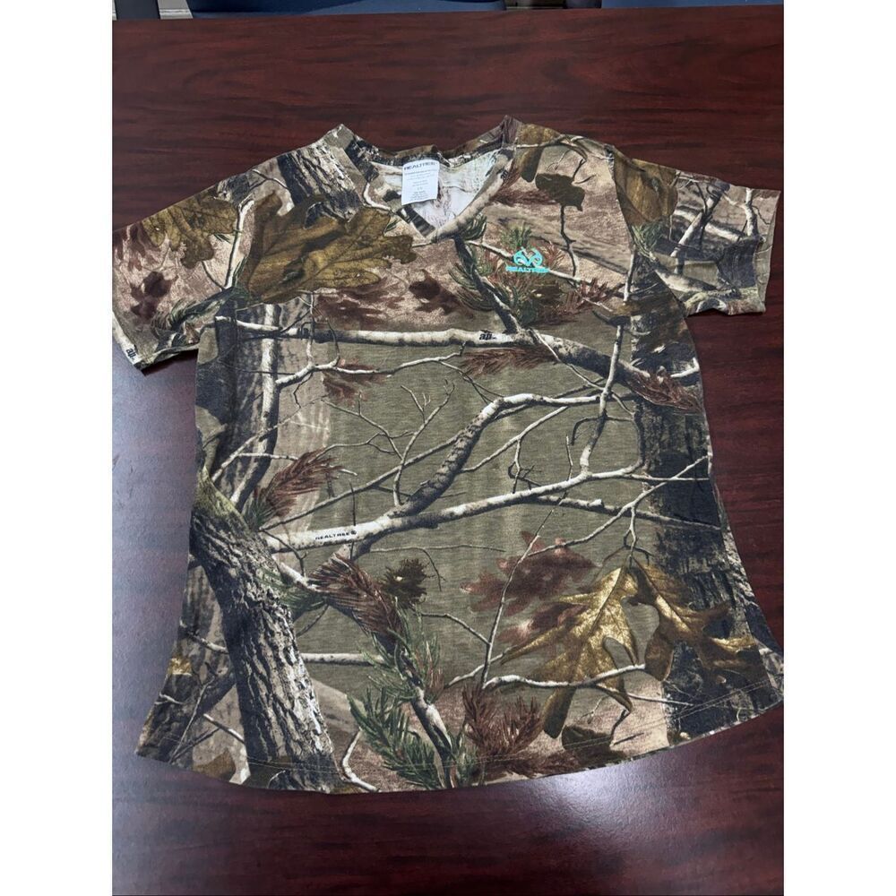 Realtree Camouflage Short Sleeve V-Neck T-Shirt Size Large